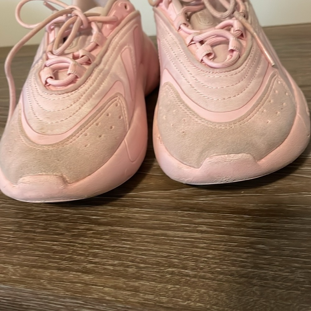 Adidas Original Ozelia Girl’s Sneakers Pink Size 3.5 US